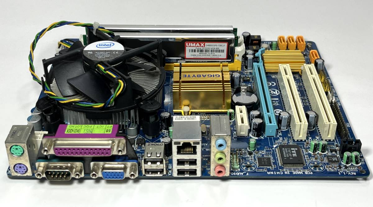 ジャンク 動作確認済 GIGABYTE GA-G31M-ES2L＋CPU Intel Pentium E5200＋メモリ DDR2 2GB ×2枚 IOパネル付属_画像2