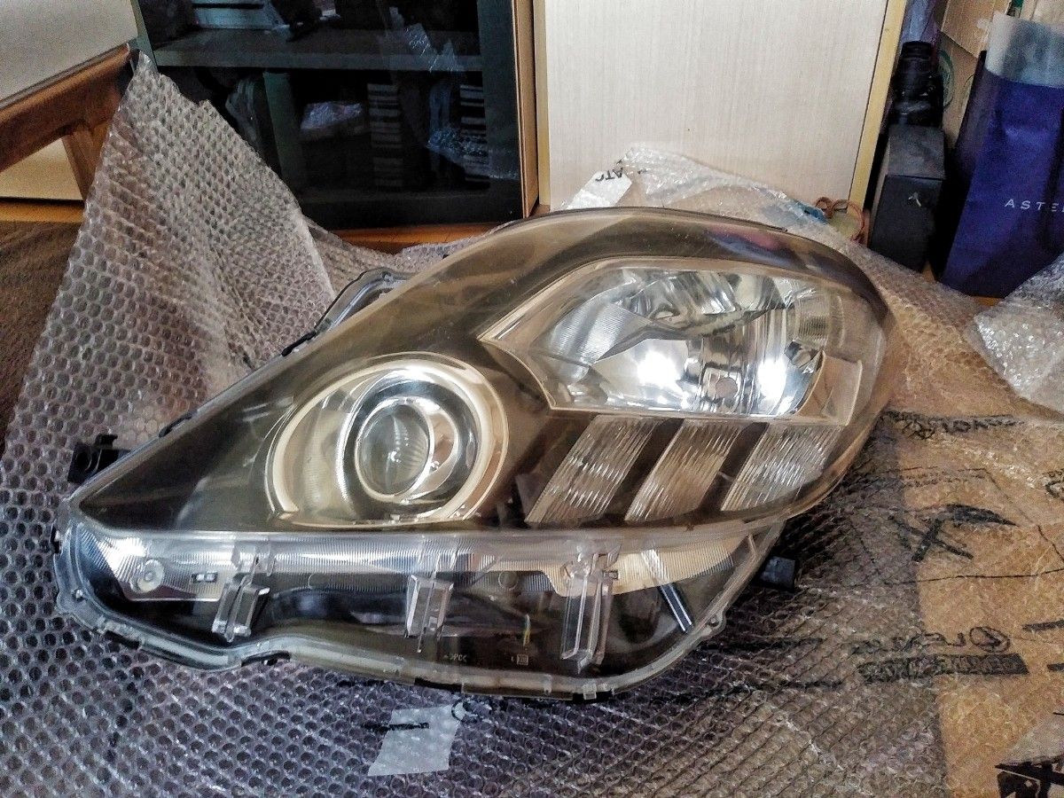 トヨタ 純正 アルファード 20 AFSあり 後期 HID GGH20W 左 トヨタ 純正 アルファード 20 AFSあり 後期 HID GGH20W 左