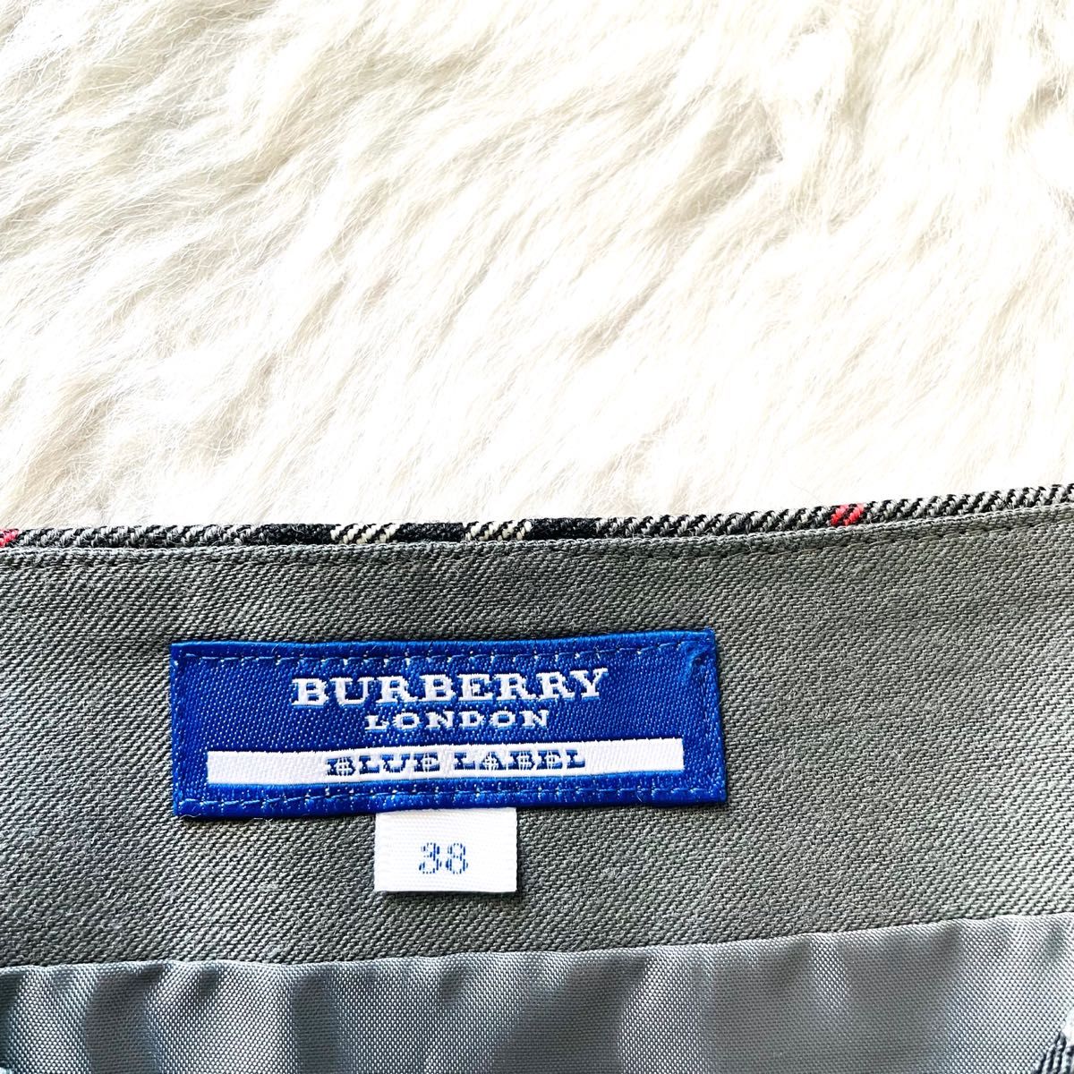 新品タグ付き BURBERRY  バーバリー　スカート　ノバチェック38