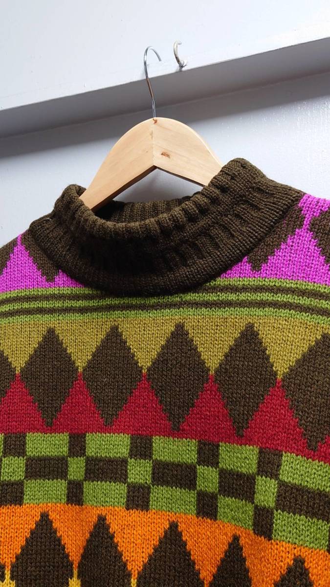 90*s UNITED COLORS OF BENETTON geo me Trick pattern mok neck wool knitted sweater olive size 46