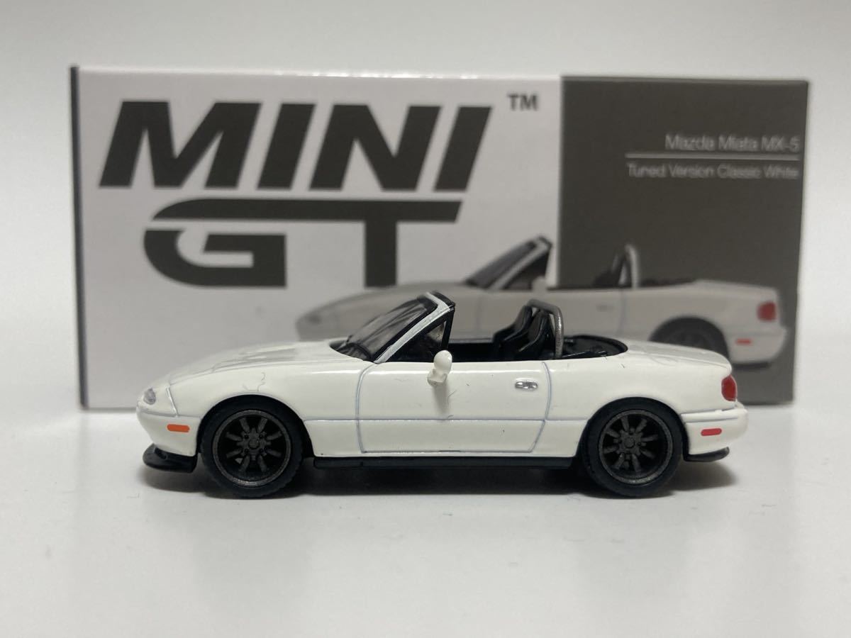 ＜1/64 MINI-GT＞ #304 Mazda Miata MX-5 (NA) Tuned Version RHD マツダ ミアータ_画像4