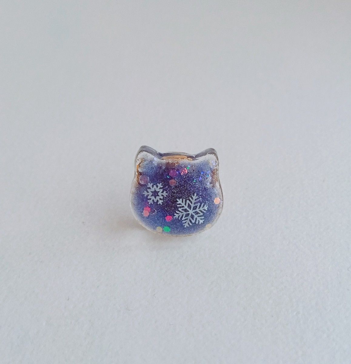 【ハンドメイド/即購入可】レジン　猫　冬　雪　一粒　シンプル　ピアス　イヤリング