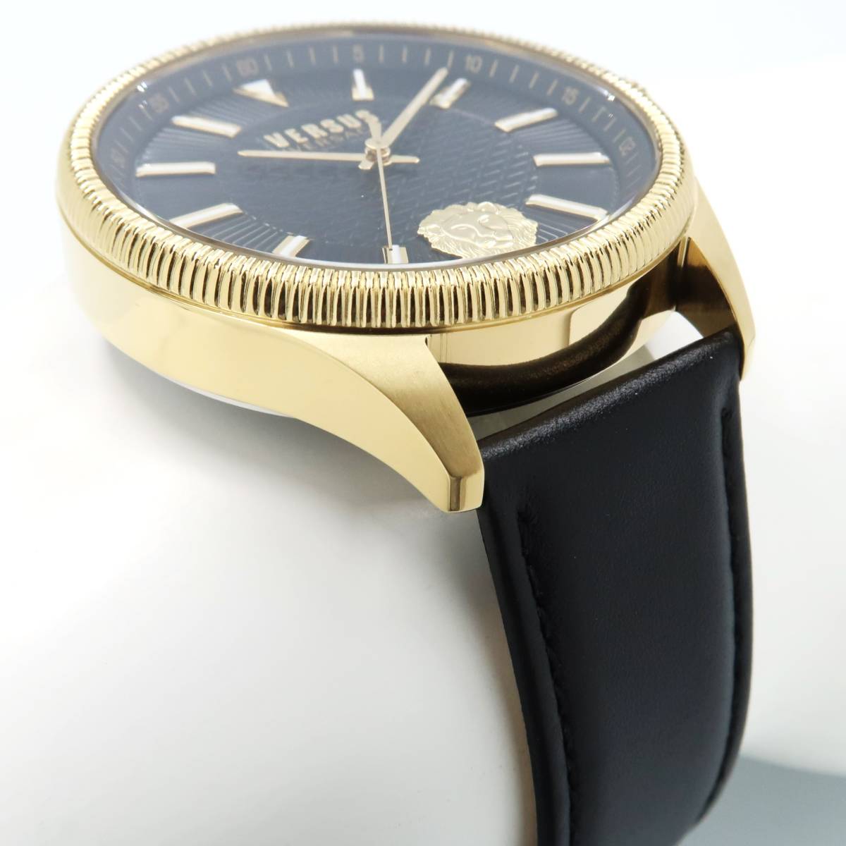 新品 VERSUS VERSACE ヴェルサーチ 腕時計 ゴールド×黒 電池式
