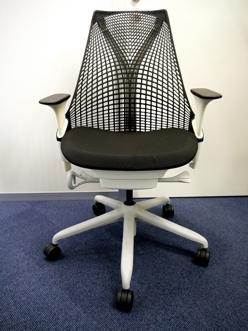 【複数脚在庫有】ハーマンミラー　Herman Miller　セイルチェア　可動肘　2015年製　ブラック　デスクチェア　中古　直接引き取り歓迎　_画像2