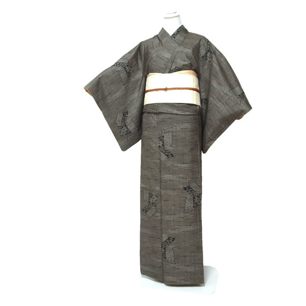 本場奄美大島紬 7マルキ 一元式 泥染 草花 裄65.5 M 中古 sn959 本場奄美大島紬 7マルキ 一元式 泥染 草花 裄65.5 M 中古 sn959