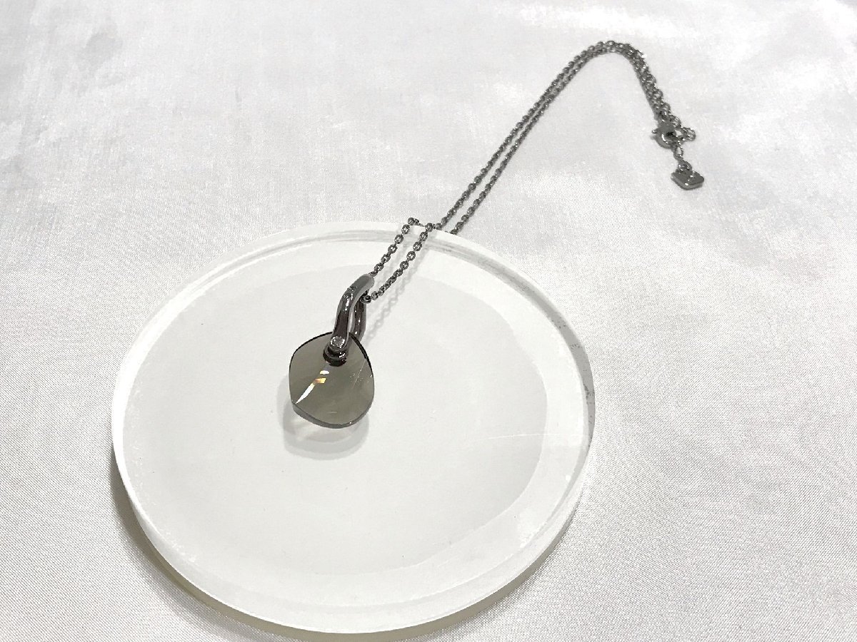 ■【YS-1】 スワロフスキー Swarovski ■ クリスタル ネックレス ■ ブラック系 × メタリック系 3.5cm×1.8cm 【同梱可能商品】■D