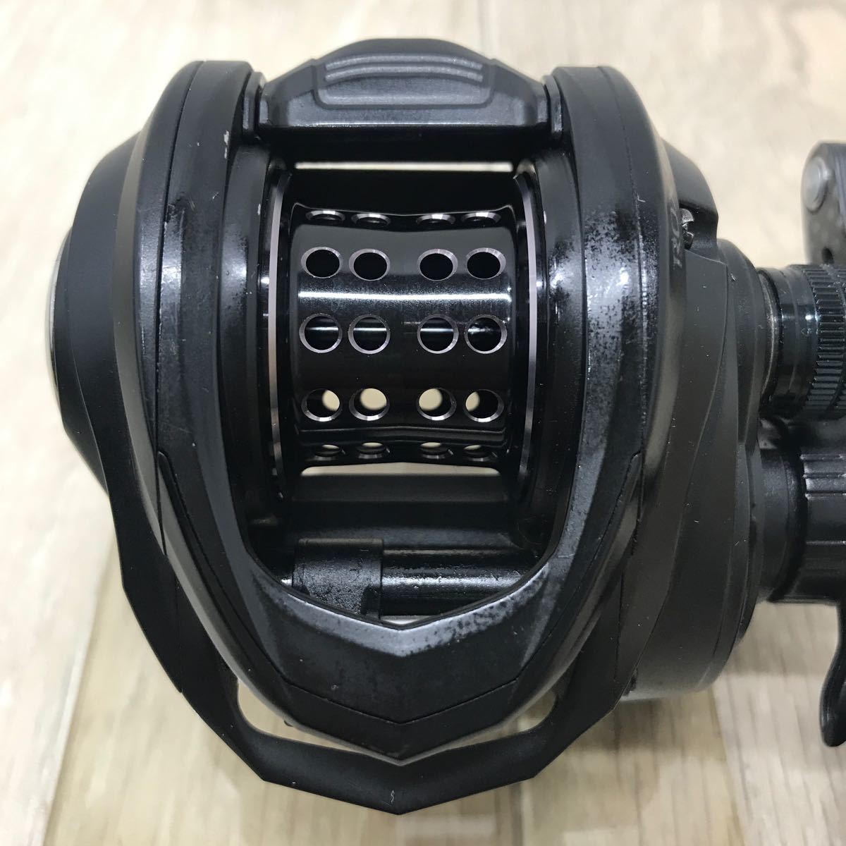 189 D 1円〜 釣り Abu Garcia ROXANI アブ ガルシア ロキサーニ BF8-L ベイト リール 中古_画像4