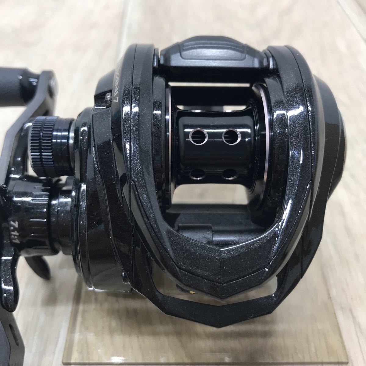 189 D 1円〜 釣り Abu Garcia ROXANI 7 アブ ガルシア ロキサーニ 7 右 ベイト リール 中古_画像4