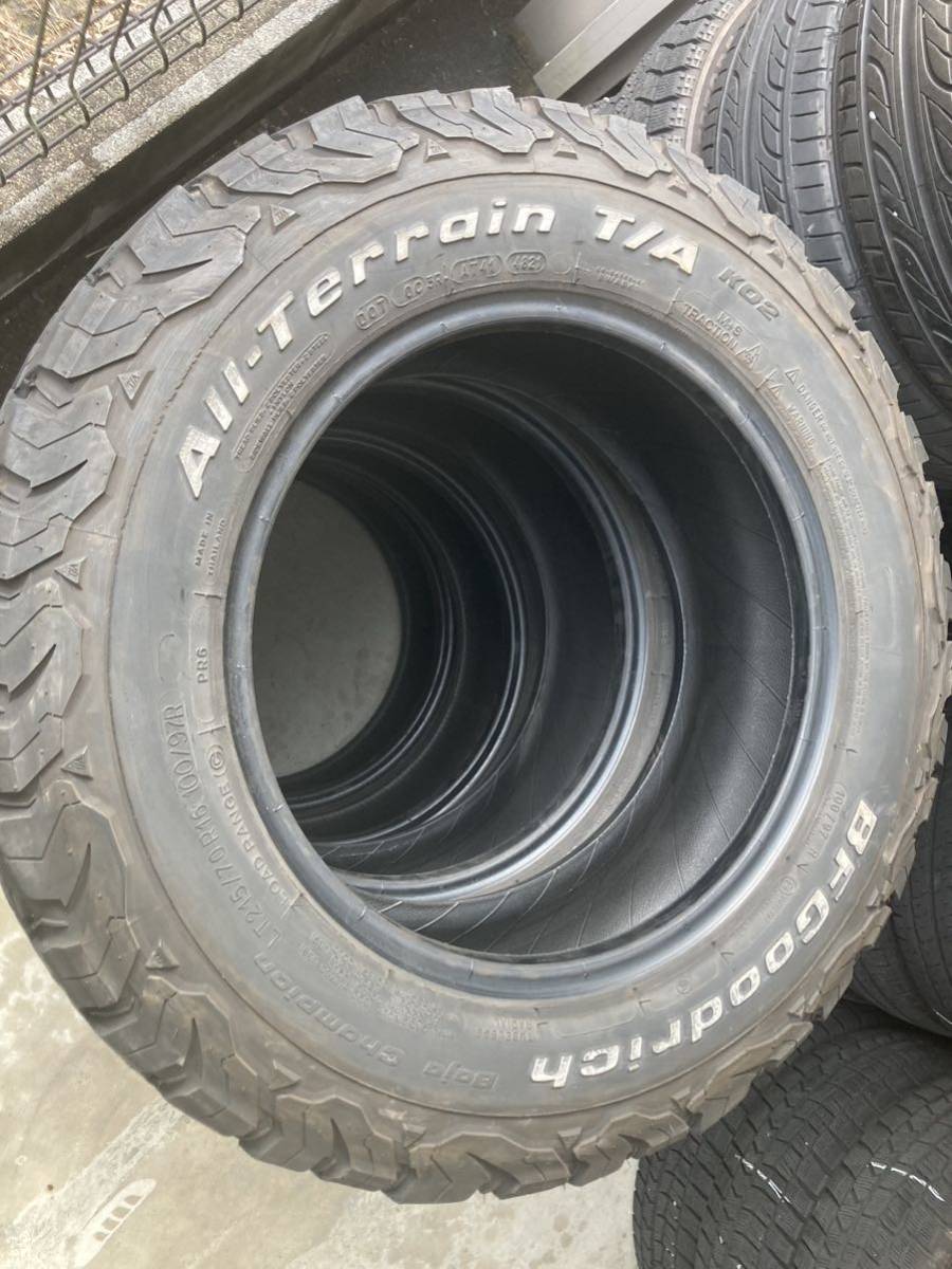 【岐阜発】BF Good rich ALL-Terrain LT215/70R16 ホワイトレター 2021年製 タイヤ 中古2本 デリカD5_画像2