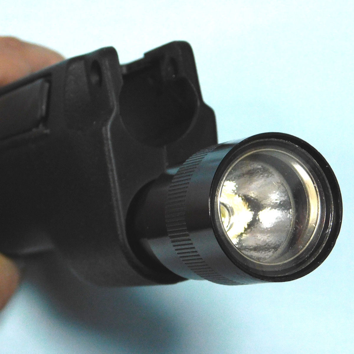 G＆P？　MP5　LED　フラッシュライト付き　ライトハンドガード 　次世代用　_画像2