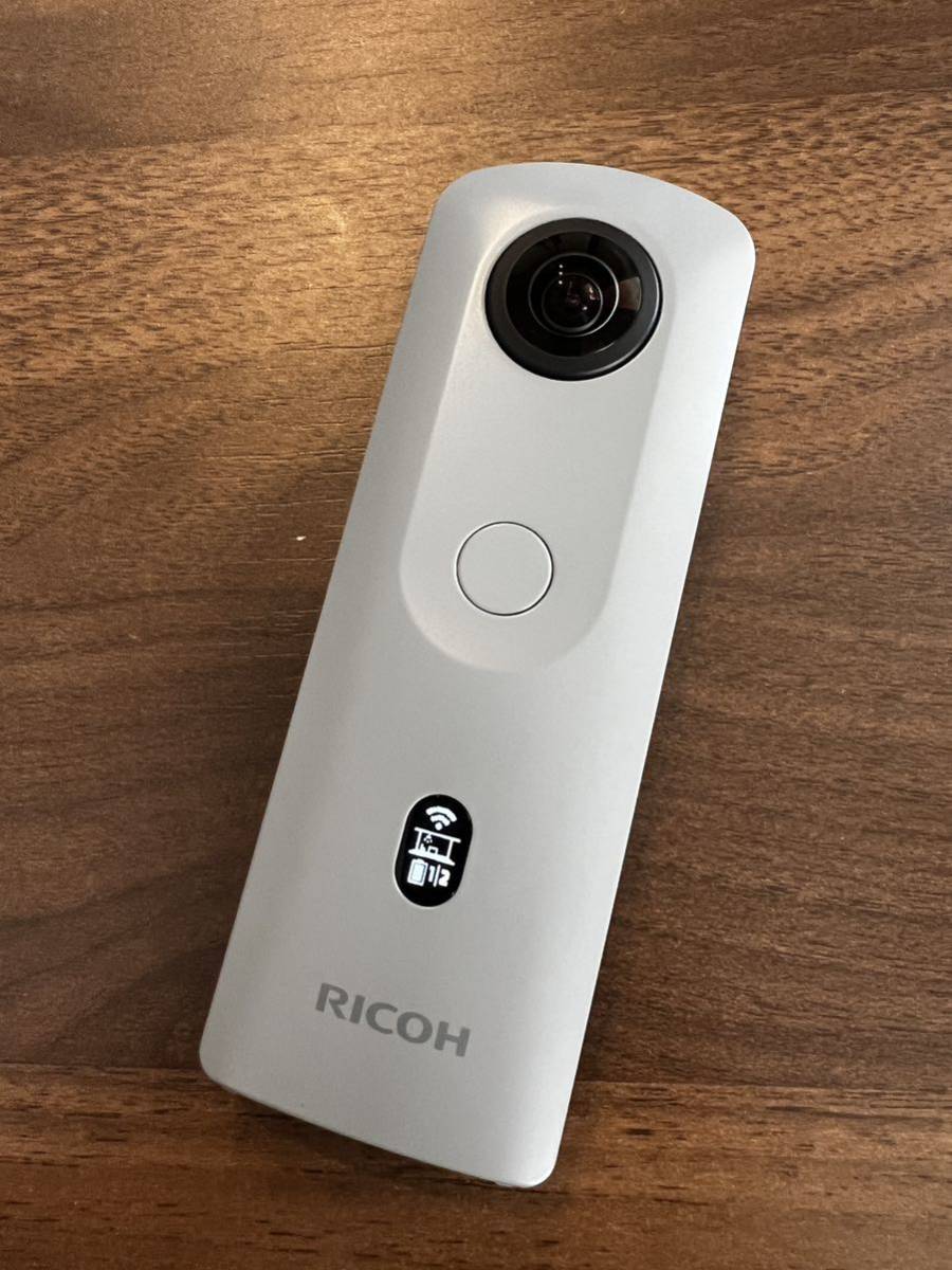 [美品/シリコンケース付]RICOH THETA SC2 for Business 360度 撮影カメラ モデル：R03030 動作 良好確認済 天球カメラ リコー　シータ_画像2