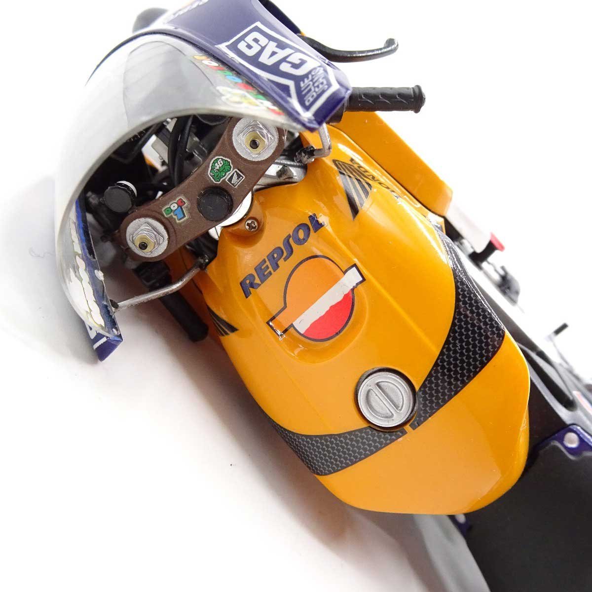 【中古】タミヤマスターワーク 1/12 MotoGP 2002年 REPSOL HONDA RC211V #46 V.ロッシ_画像5