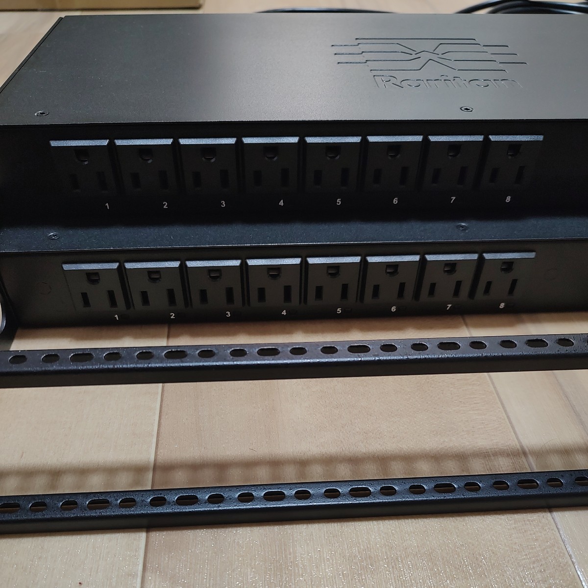 Raritan PDU 100V 液晶付きインテリジェントPDU 1U PX3-5138JR 2台セット_画像5