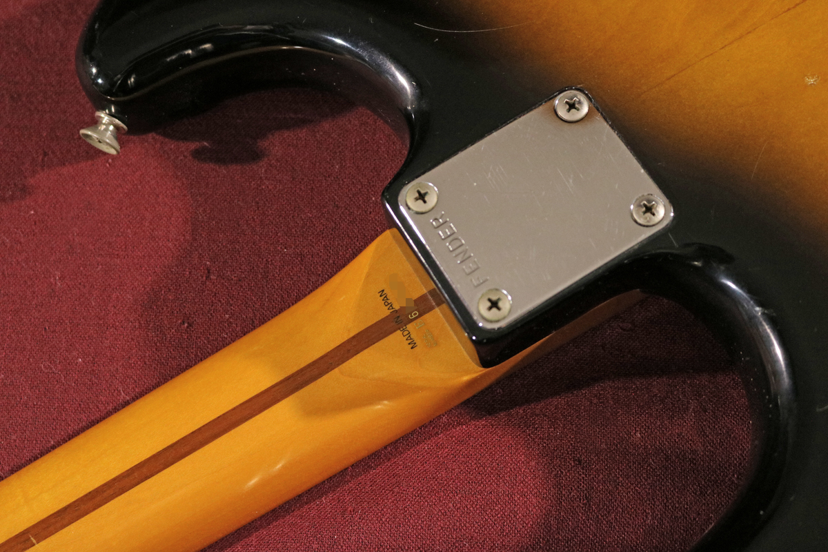 【Fender Japan】ST-57（T）'57 Stratocaster Tabacco Sunburst（左用トレモロブリッジ搭載／スティールブロック）Eシリアル 日本製_画像5