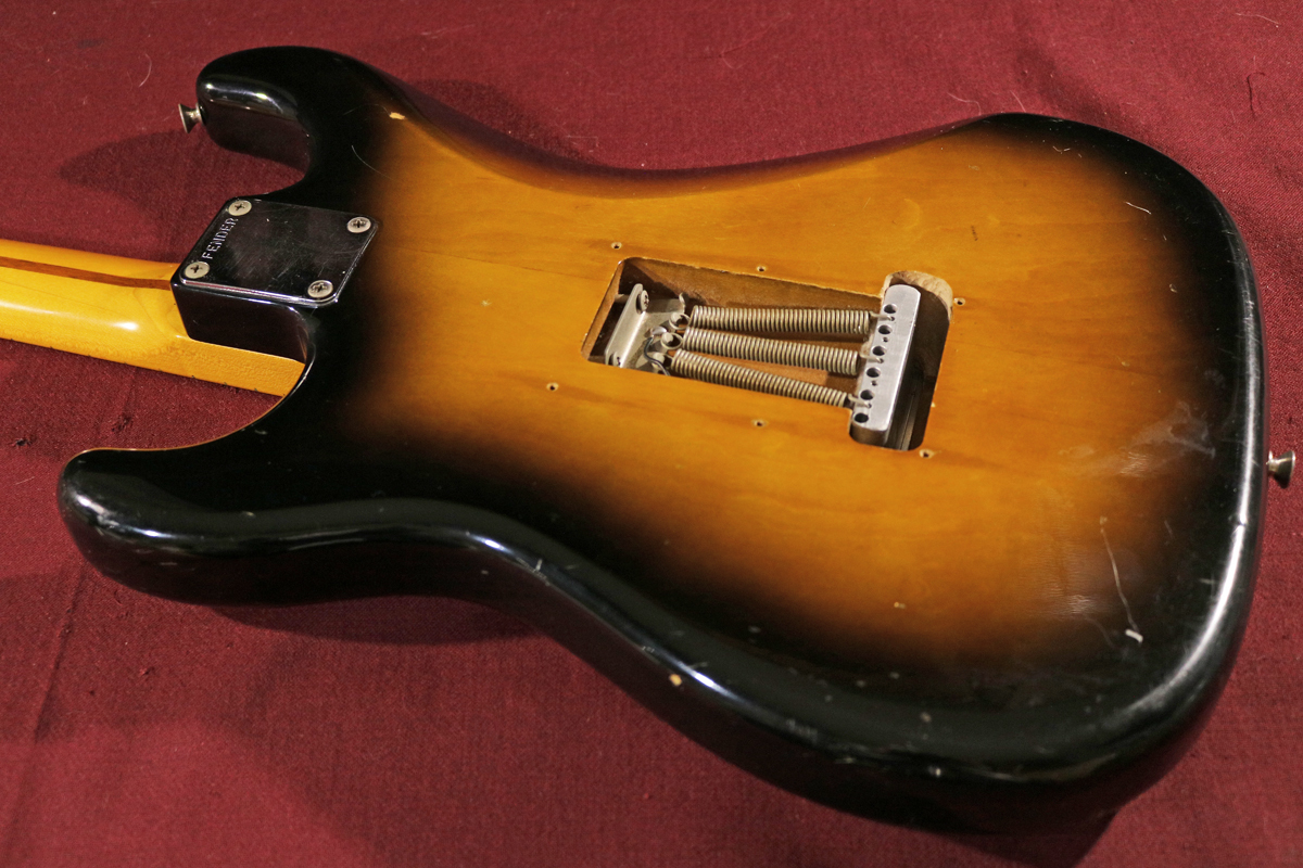 【Fender Japan】ST-57（T）'57 Stratocaster Tabacco Sunburst（左用トレモロブリッジ搭載／スティールブロック）Eシリアル 日本製_画像6
