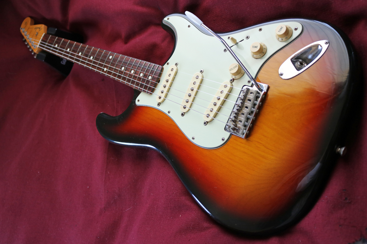 【Fender Japan】ST62-70TX（3TS）'62 Stratocaster 3-Tone Sunburst（Texas Special PU搭載／Alderボディ／ローズウッド指板）_画像1