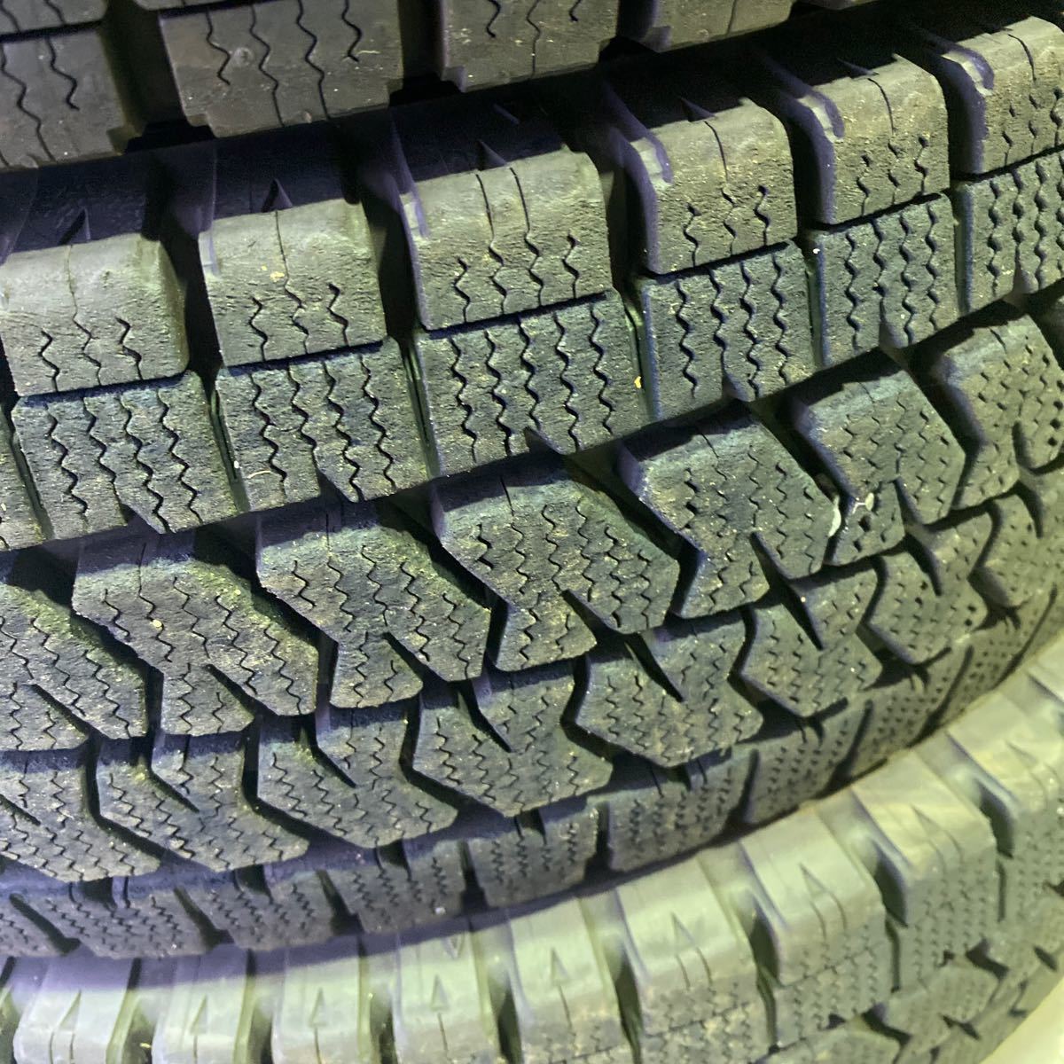 ブリヂストン BLIZZAK　VL10 195/80R15 107/105N LT 22年製 4本 中古　_画像6