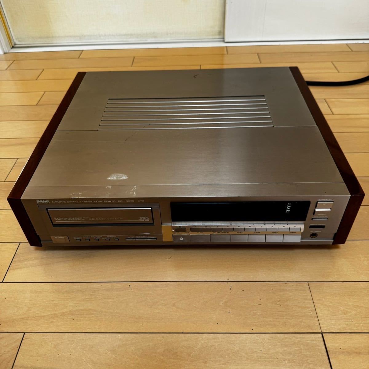 YAMAHA MODEL NO.CDX-2000ジャンク品 _画像1