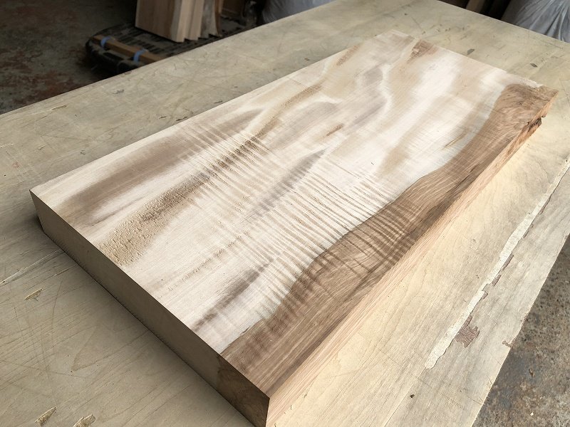 【EF131F】栃 580×257×50㎜ 縮杢 極上杢 一枚板 材料 天然木 無垢材 乾燥材 銘木 材木 木工 DIY《銘木登屋》_画像1