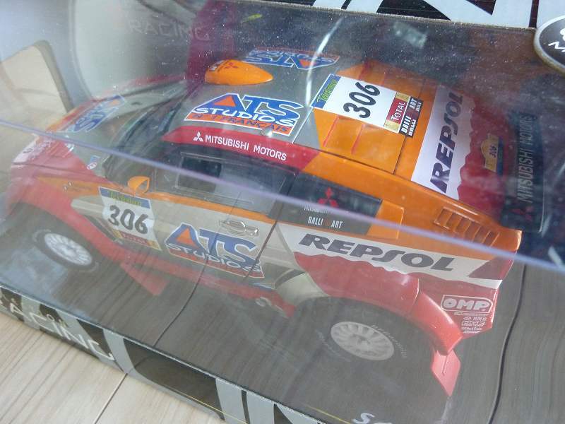 * первоклассный товар редкость 1/18 Mitsubishi автомобиль PAJERO Pajero Париж * Dakar Rally SOLIDO производства *