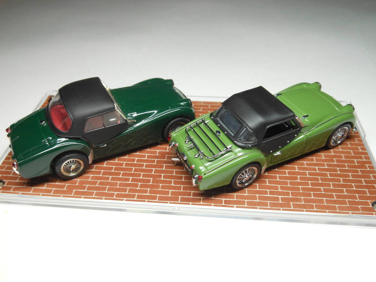  universal * hobby / Vitesse...1/43 Triumph TR3( yellow green ) / Triumph TR3A(. green )...2 pcs. set ( after market goods in the case, origin box less .)