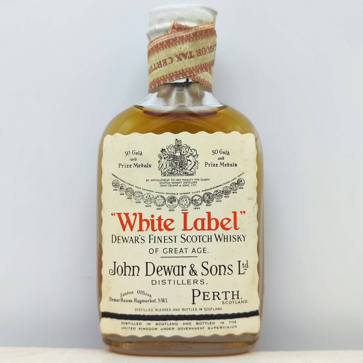 【全国送料無料】DEWAR'S White Label FINEST SCOTCH WHISKY OF GREAT AGE　約43度　約48ml【デュワーズ ホワイトラベル ティンキャップ】