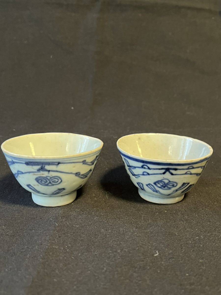 民藝の極致 中国 清 線描きの杯 または煎茶碗2客 割れ、カケなし 民藝の極致 中国 清 線描きの杯 または煎茶碗2客 割れ、カケなし