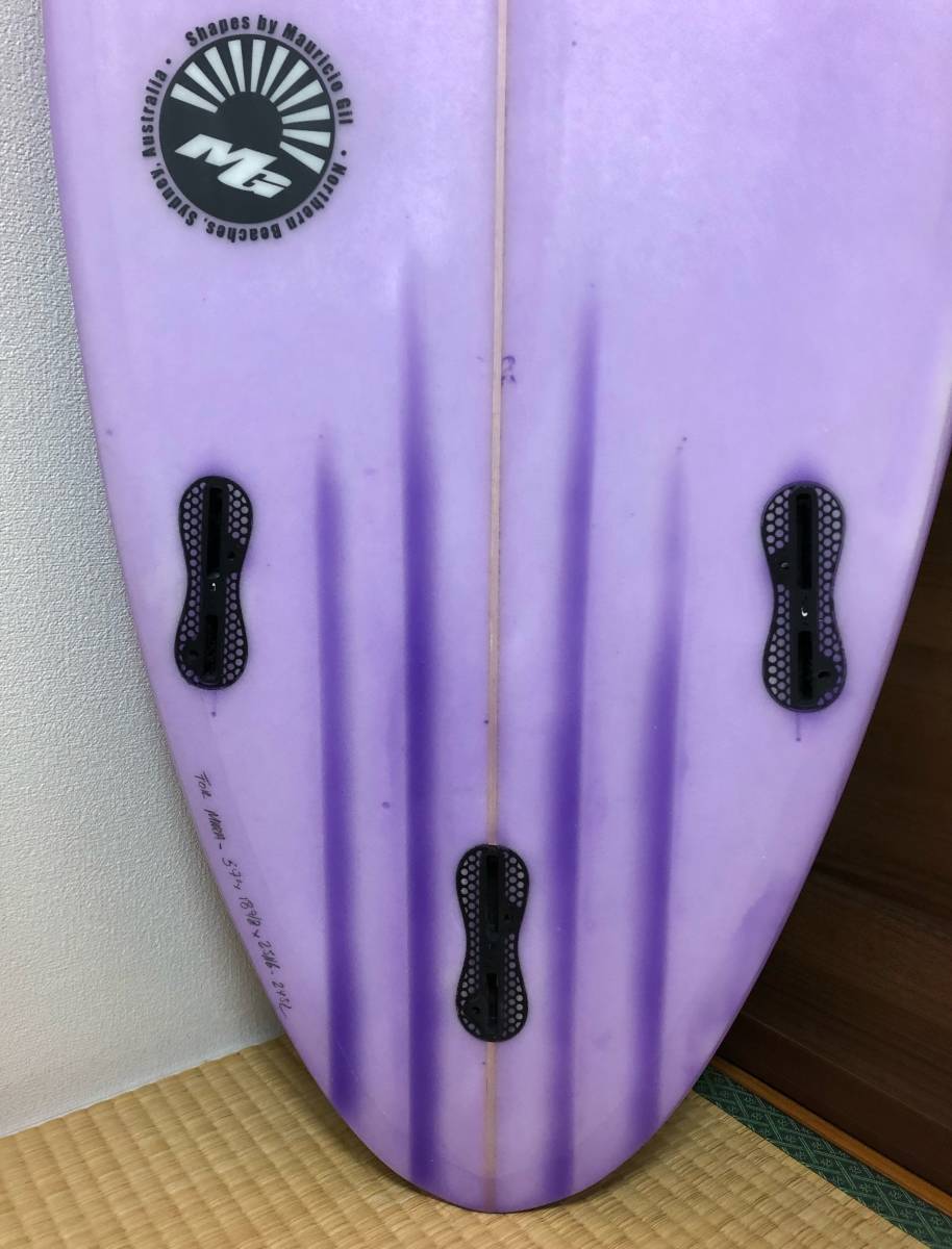 最終値下げ！！超美品 ＭＧ surfboards ＳＬＡＹＥＲ ｍｏｄｅｌ ５’７ 小波パフォーマンスボード_スピードが増す４チャンネル入り