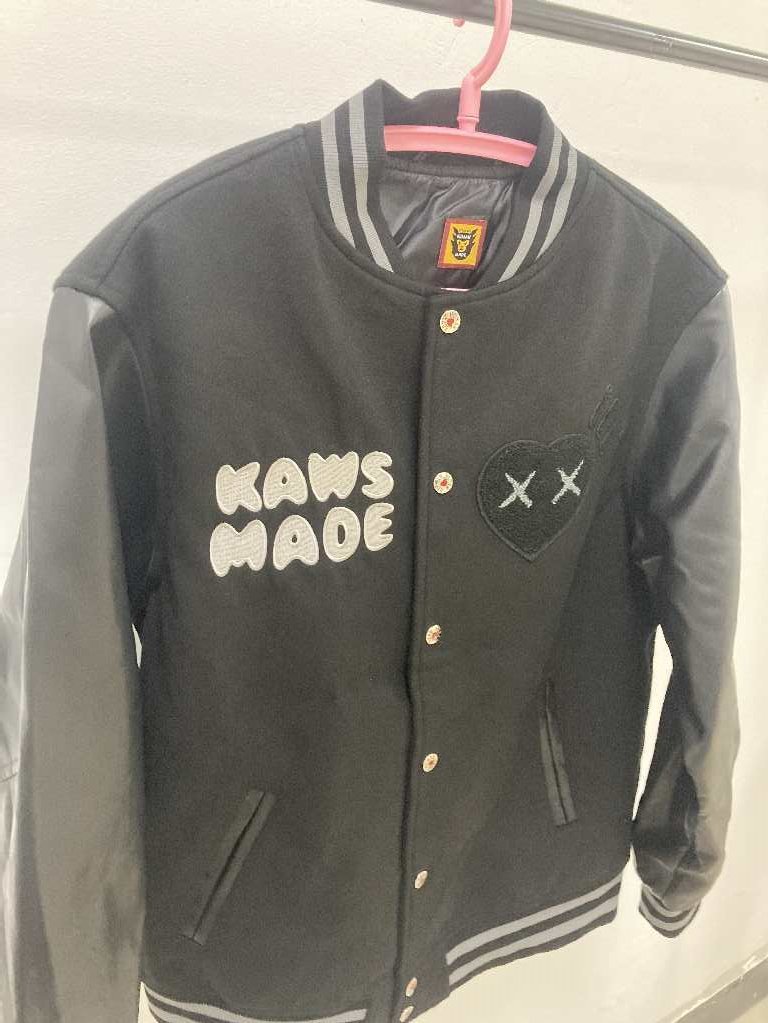 HUMAN MADE ヒューマンメイド KAWS MADE グラフィック スタジャン ブラック 黒 中古 M JN 1_画像5