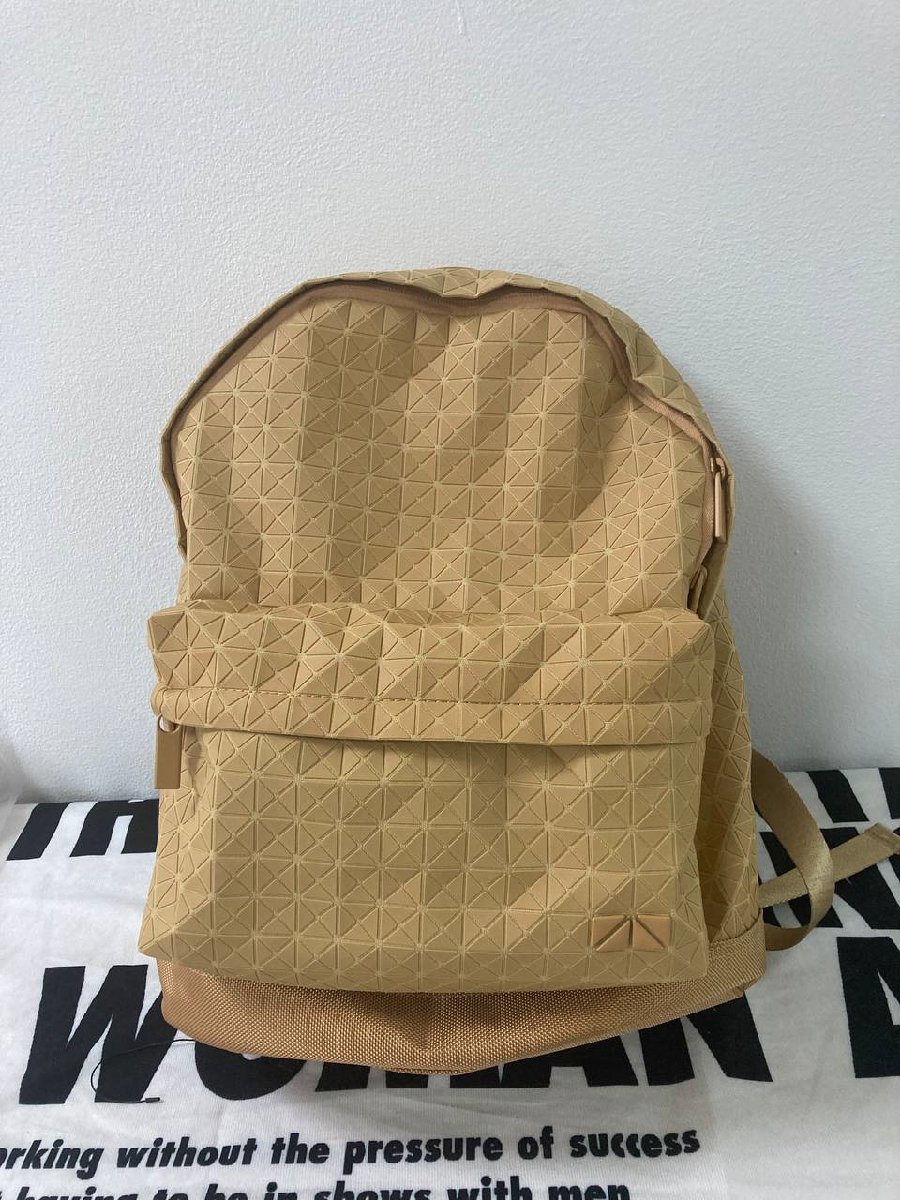 BAO BAO ISSEY MIYAKE バオバオ イッセイミヤケ Bag Backpack バックパック リュック カーキ 中古 J2N 1_画像1