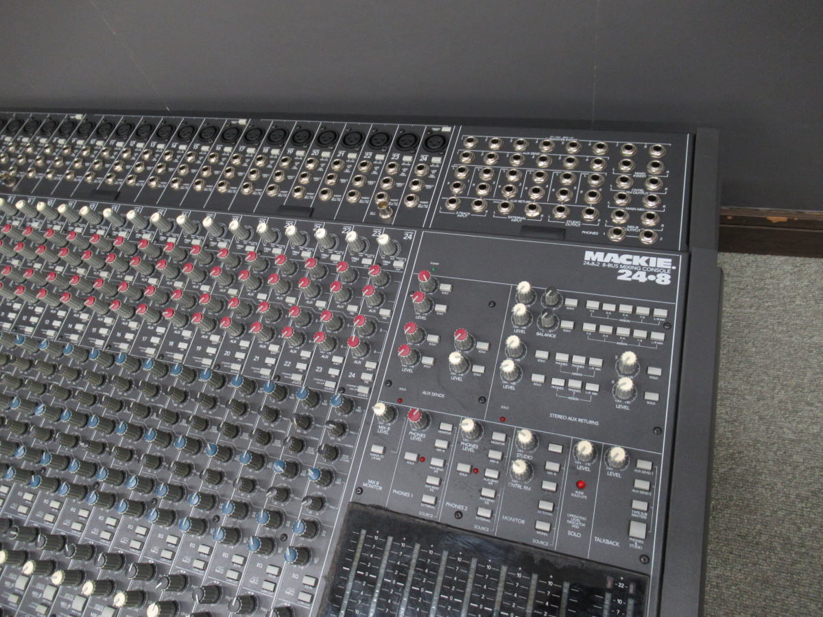 #②#MACKIE/ Mackie #24*8 8BUS-AUDIO MIXING CONSOLE# миксер # корпус только # работоспособность не проверялась # текущее состояние #