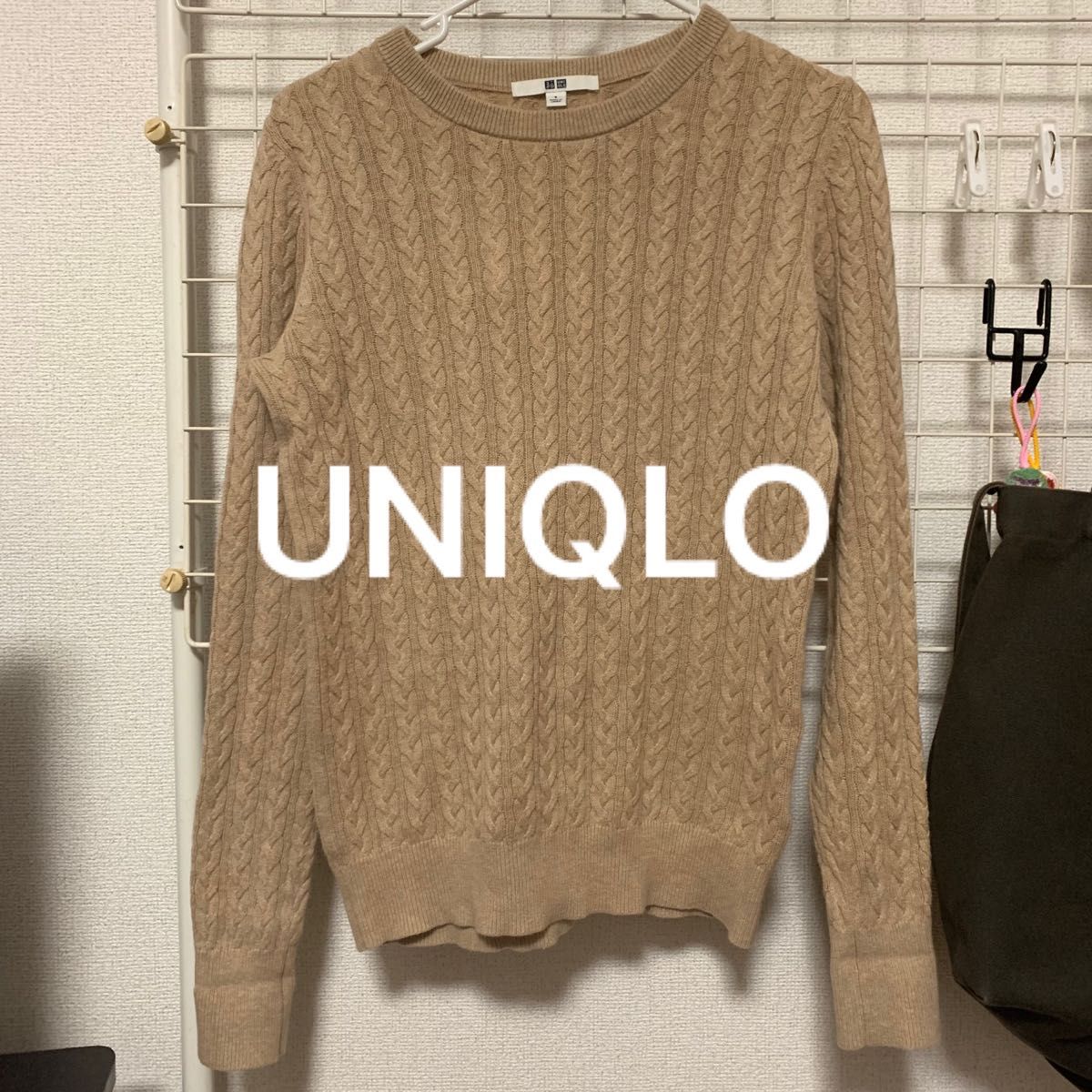 ユニクロ UNIQL ニット セーター　ベージュ　S 薄手