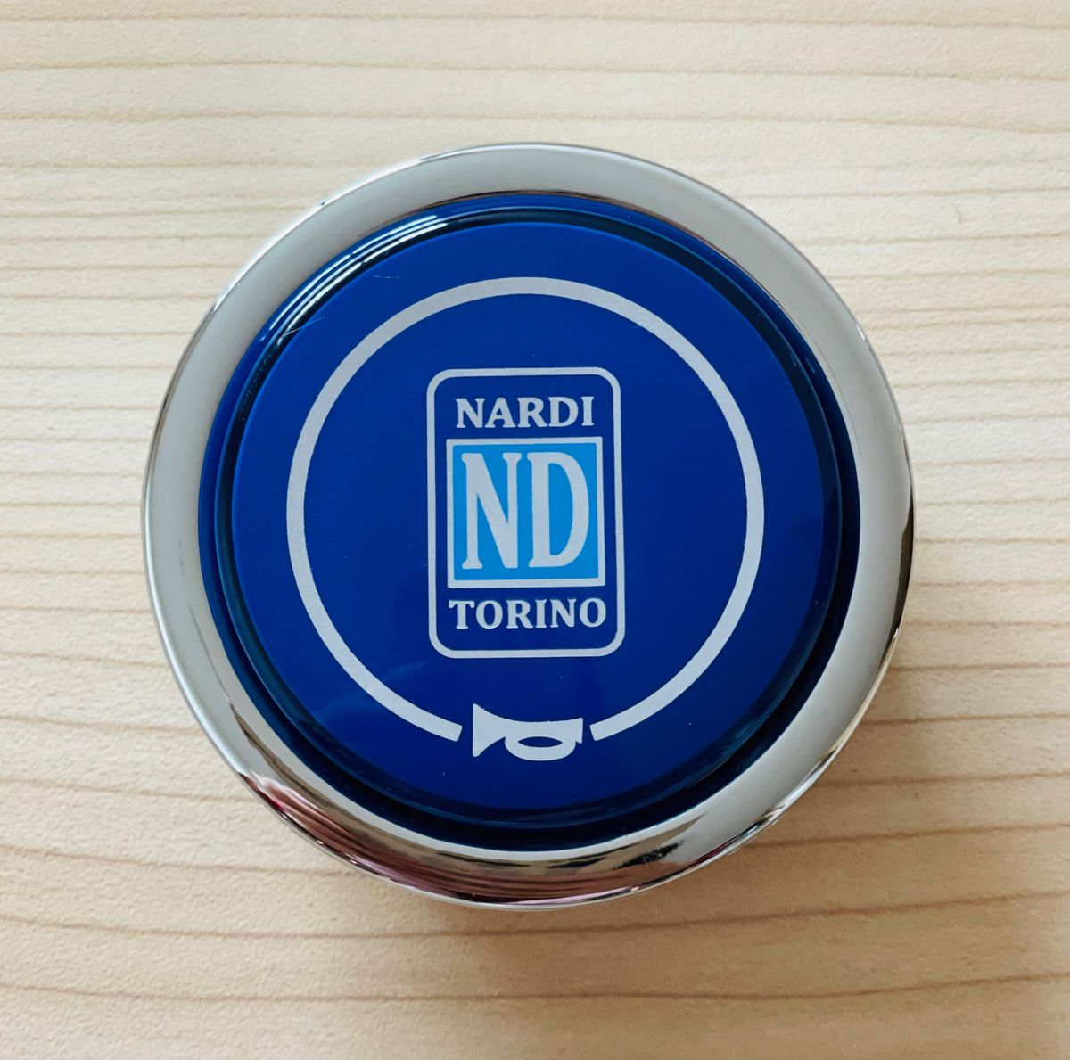 NARDI ナルディ ホーンボタン 未使用品momo サイズ ブルー