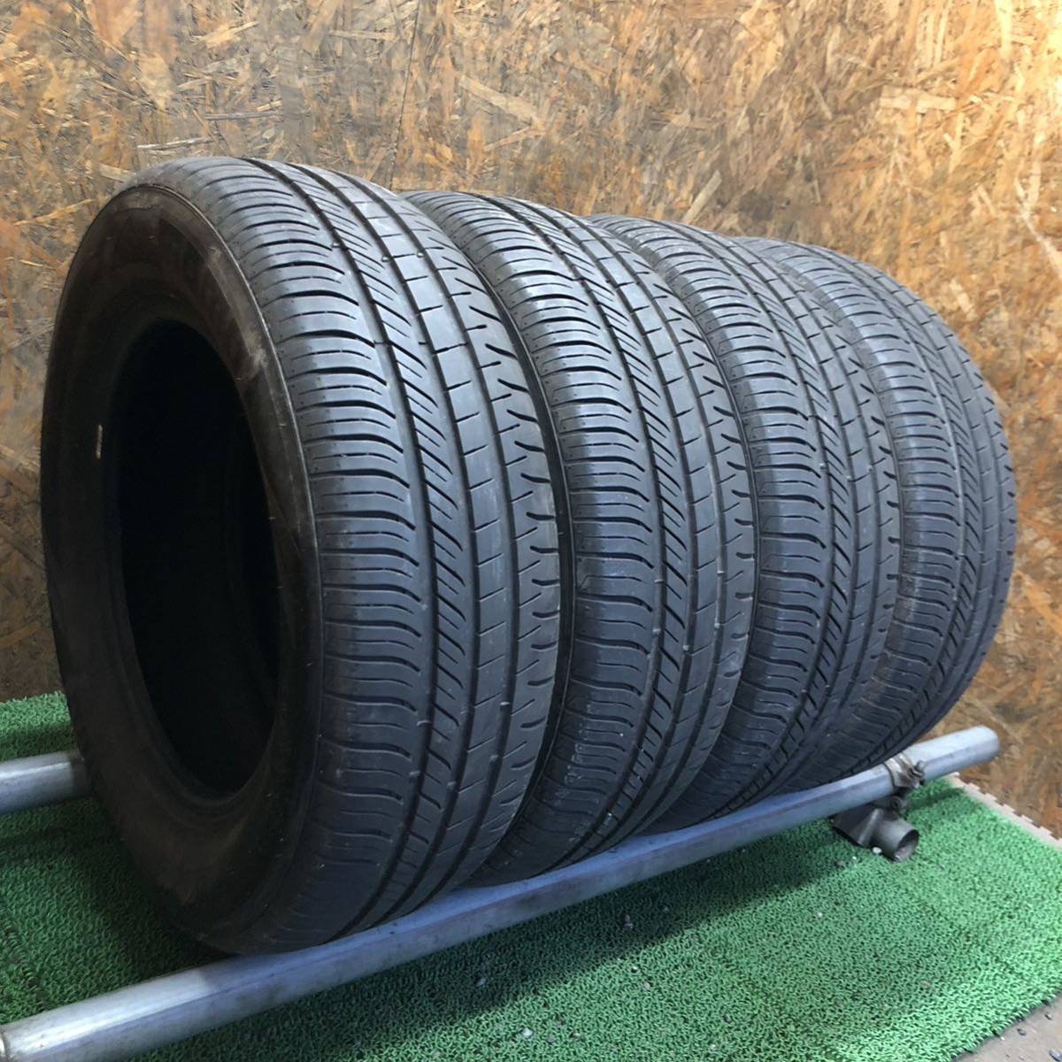 MOMO　OUTRUN　M20　195/65R15　91H　極上バリ山4本価格　Z-156　福岡　★引き取り大歓迎★千円スタート★早い者勝ち★22年製★_画像2