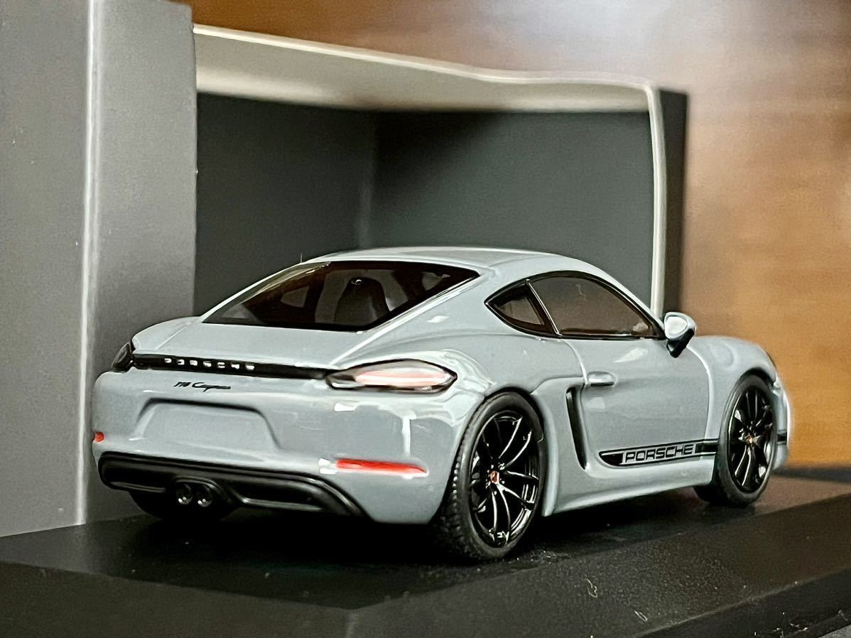 1/43 特注 ミニチャンプス ポルシェ 718 ケイマン スタイルエディション 1:43 Minichamps Porsche 718 Cayman Style Edition arctic grey_画像2