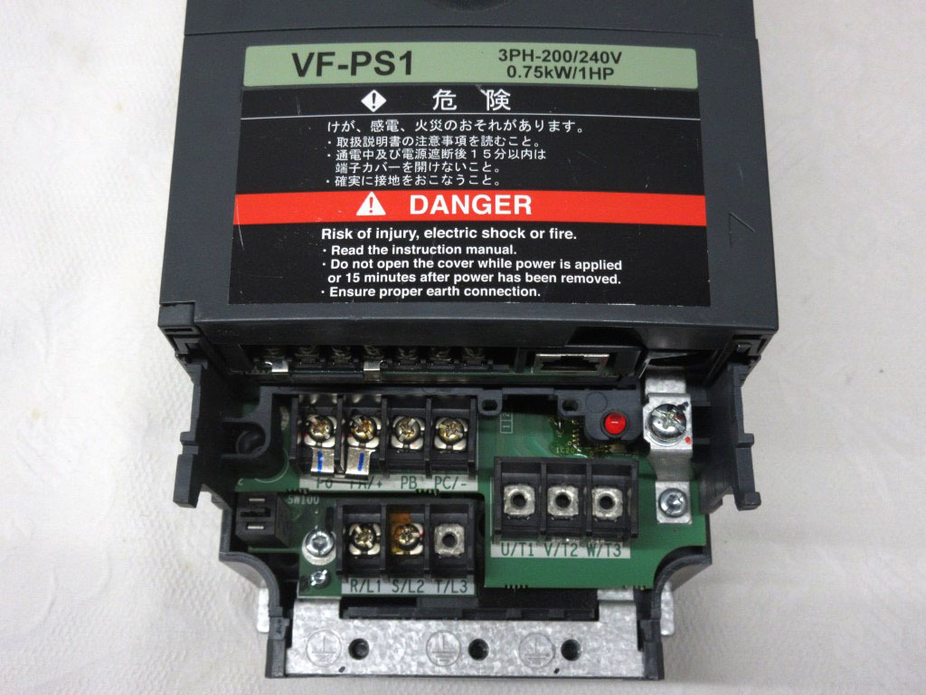 12K134 TOSHIBA 東芝 トランジスタインバーター [VFPS1-2007PL] 未確認 ジャンク扱い 部品取りなどに _画像3