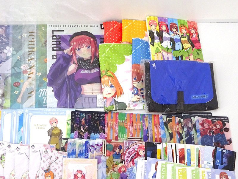 ★中古★五等分の花嫁 グッズ まとめ売りセット (タペストリー/ラバスト/缶バッジ/アクスタ/クリアポスター/ファイル他)★【TY721】_画像3