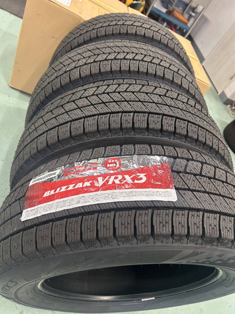 ほぼ新品！215/60R17 VRX3 ブリヂストン_画像2