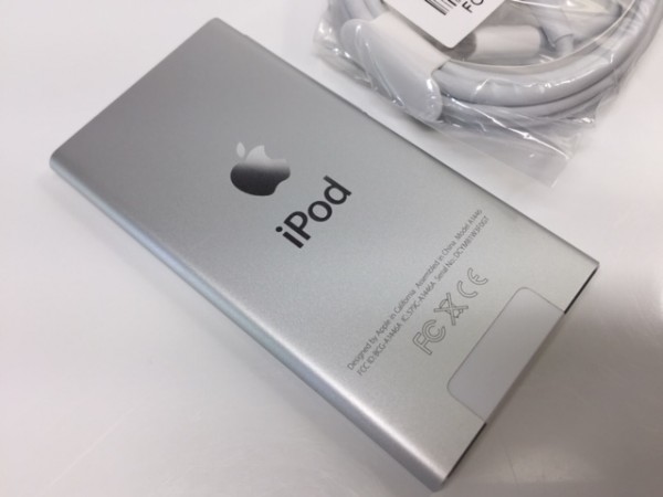  原文:(122-32) 1円～ [ 美品 送料185円！] Apple「iPod nano」第7世代 16GB シルバー MD480J/A ♪ Bluetooth対応 ♪ アイポッドナノ ♪♪