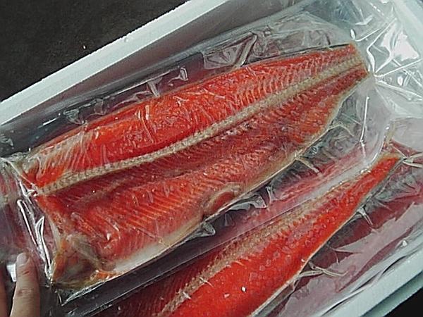 [海の棚　特売]　定塩紅鮭フィレ１枚、約700g_画像1