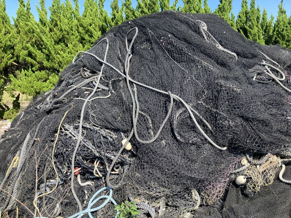 漁網 鳥獣 害獣 対策 カラスイノシシシカタヌキ 防草シート ビニールハウス抑え！の画像1