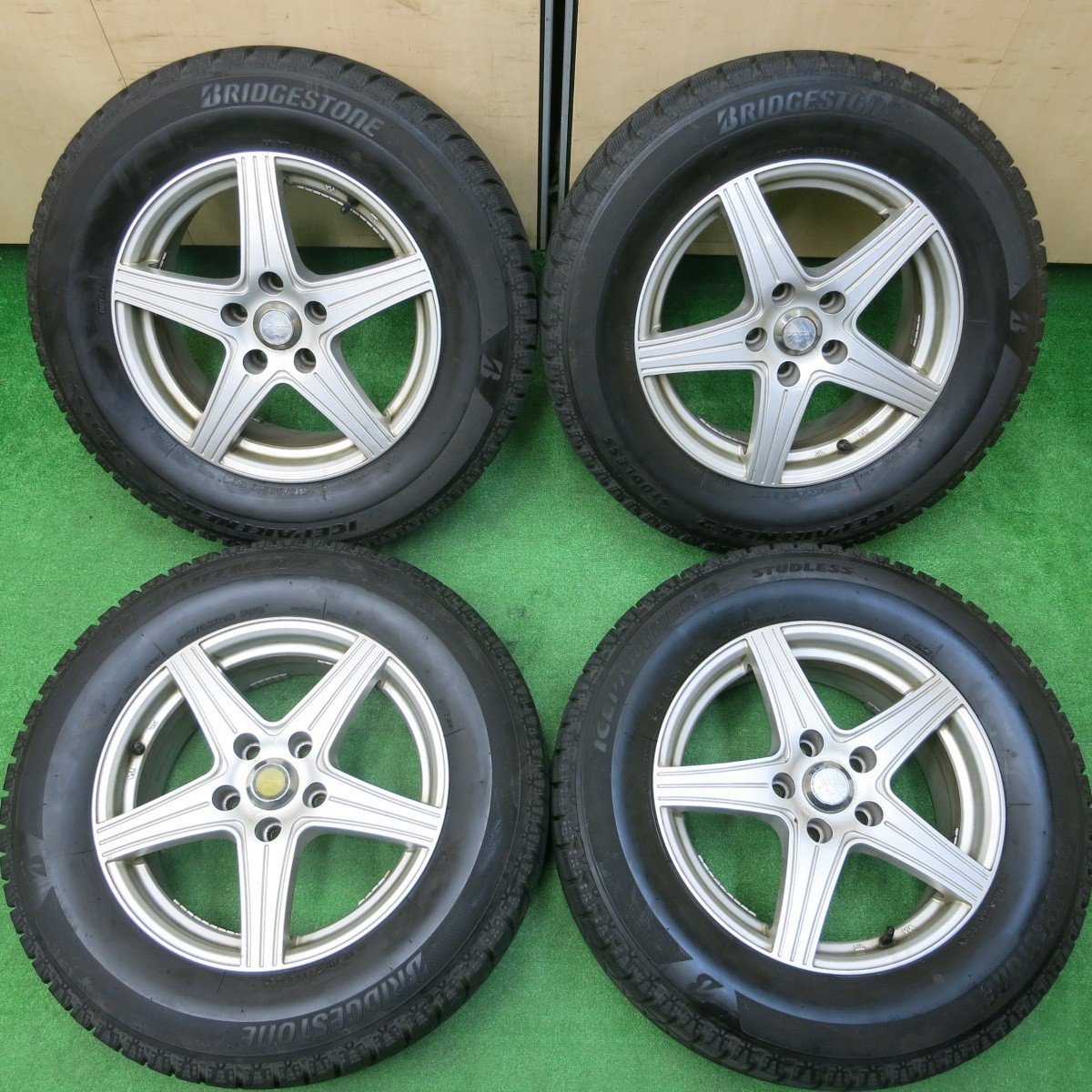 *送料無料*バリ溝！20年！9分★スタッドレス 215/65R16 ブリヂストン アイスパートナー2 JOKER weds ジョーカー PCD114.3/5H★3112707イス_画像1