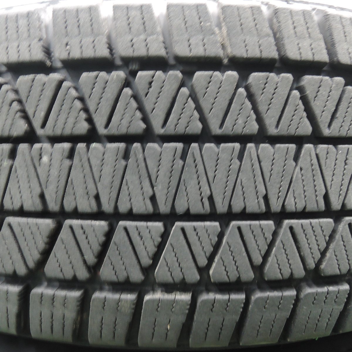 *送料無料*バリ溝！21年！キレイ！8.5分★スタッドレス 225/65R17 ブリヂストン ブリザック DM-V3 VELVA SPORTZ PCD114.3/5H★3120201HAス_画像4