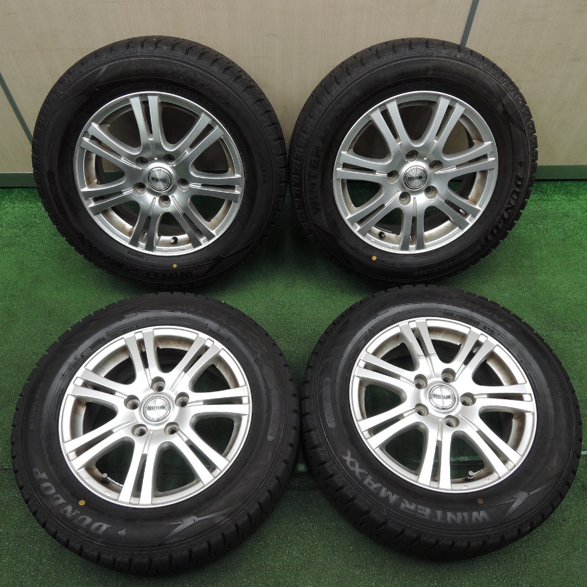 *送料無料*バリ溝！22年！9.5分以上★スタッドレス 195/65R15 ダンロップ ウインターマックス WM02 REVERLINE PCD114.3/5H★3120906TNス_画像1