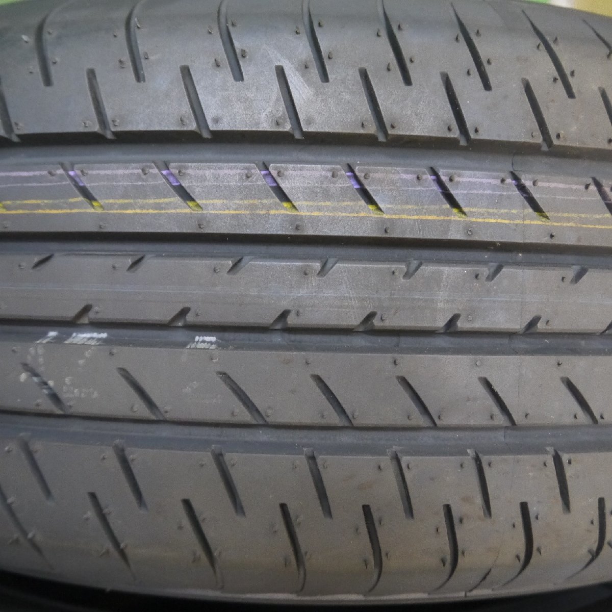 *送料無料*新車外し！23年★225/60R17 ヨコハマ ブルーアース E51 E51A タイヤ 17インチ アルファード ヴェルファイア 等★3121201Hノタ_画像5