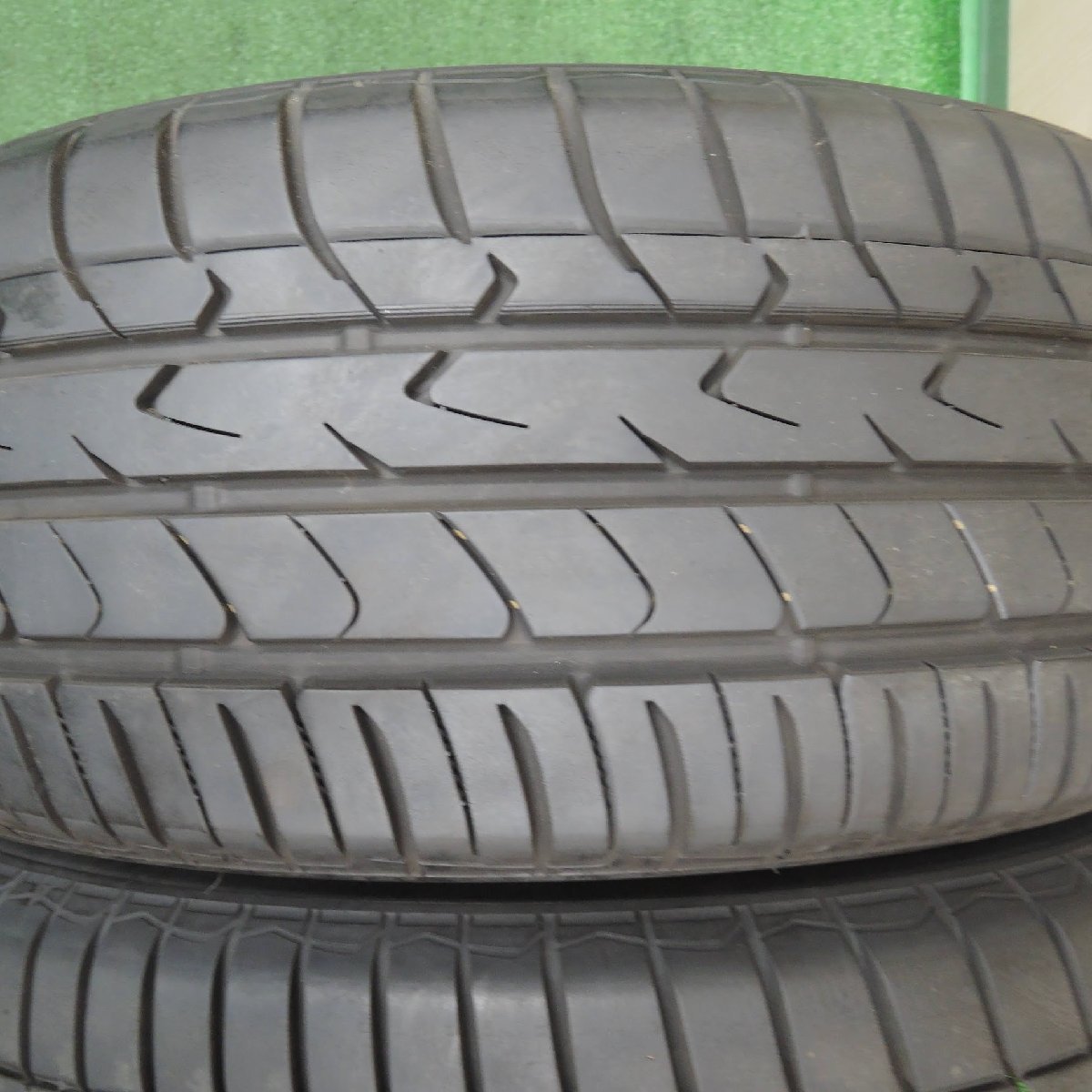 [送料無料]バリ溝！キレイ！9.5分★日産 ジューク 純正 215/55R17 トーヨー トランパス MPZ 17インチ PCD114.3/5H★3110204TNノ_画像8