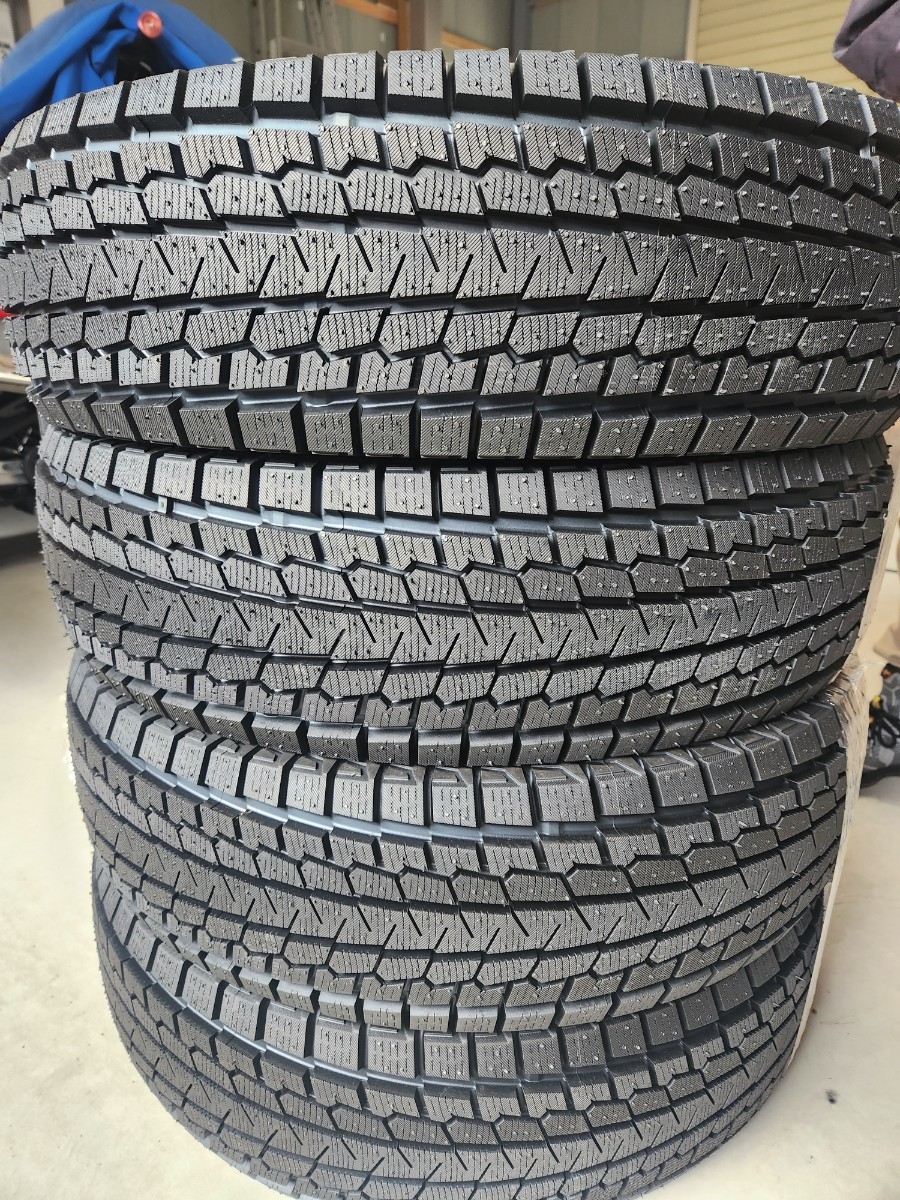 送料無料　新品　22年製　ヨコハマ　スタッドレスタイヤ　アイスガード　G075 215/80R15　YOKOHAMA ICE GUARD 4本セット　デリカ　パジェロ_画像4