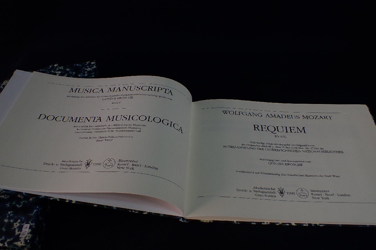 ★120854 モーツァルト『レクイエム』楽譜 三分冊箱入 オリジナル原稿複製版 1990 Wolfgang Amadeus Mozart: Requiem KV 626★_画像9