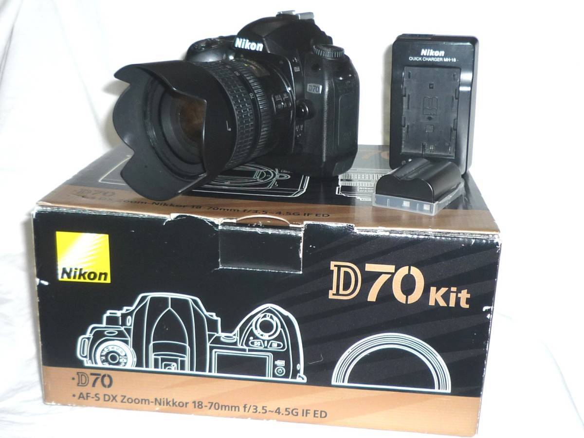 Nikon D70 Zoom Kit+望遠ズーム (バッテリー、充電器、AF-S18-70ｍｍ・AF 70-300mmレンズ、取説、元箱、他付)動作品_画像2