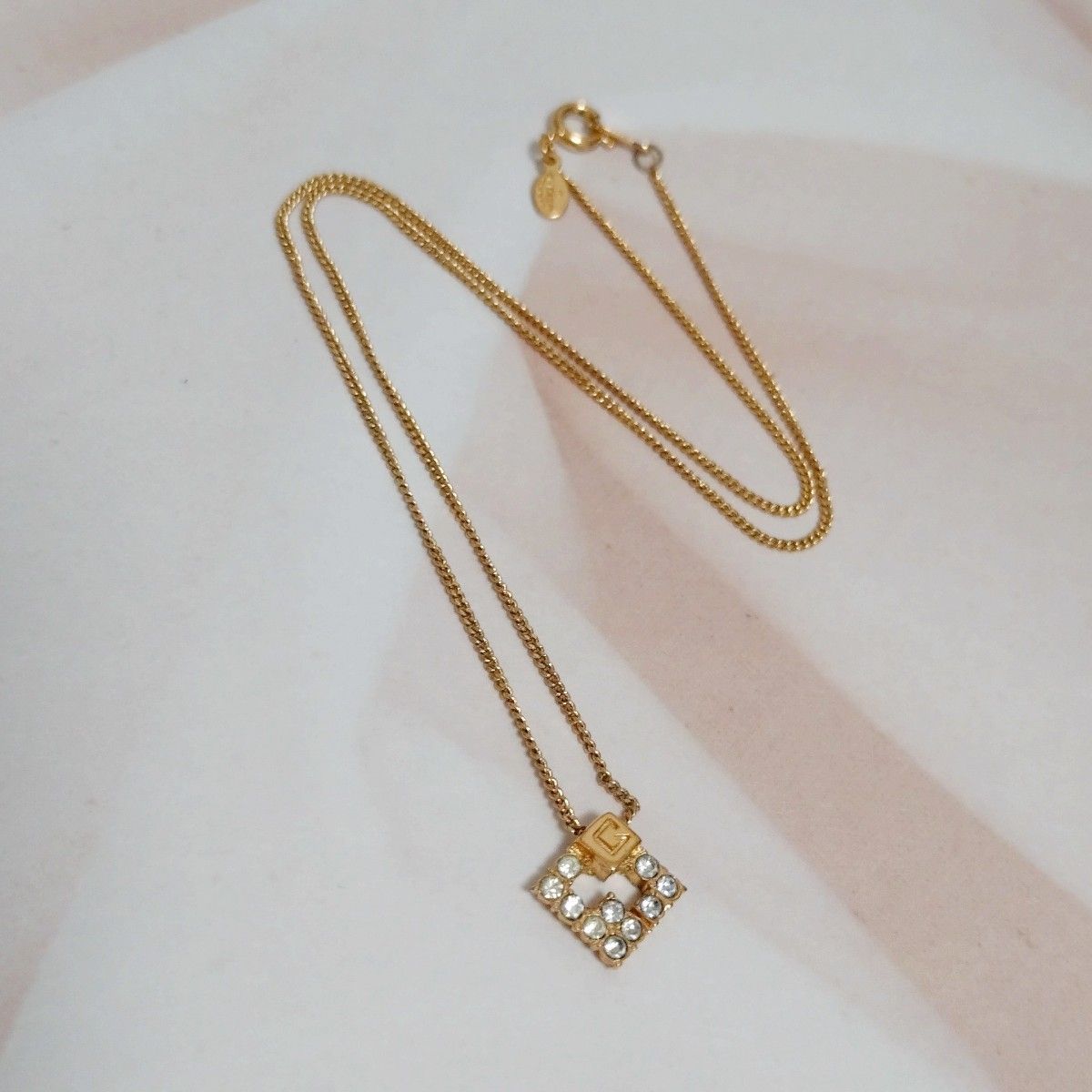 GIVENCHY ジバンシィ ラインストーン Gロゴ ネックレス GIVENCHY ジバンシィ ラインストーン Gロゴ ネックレス